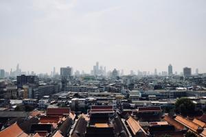 La Thailandia Lancia Programma di Prestiti Agevolati da 2,8 Miliardi di Dollari per Supportare le Piccole Imprese