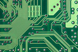 Il Regno Unito investirà 100 milioni di sterline nella corsa globale alla produzione di chip